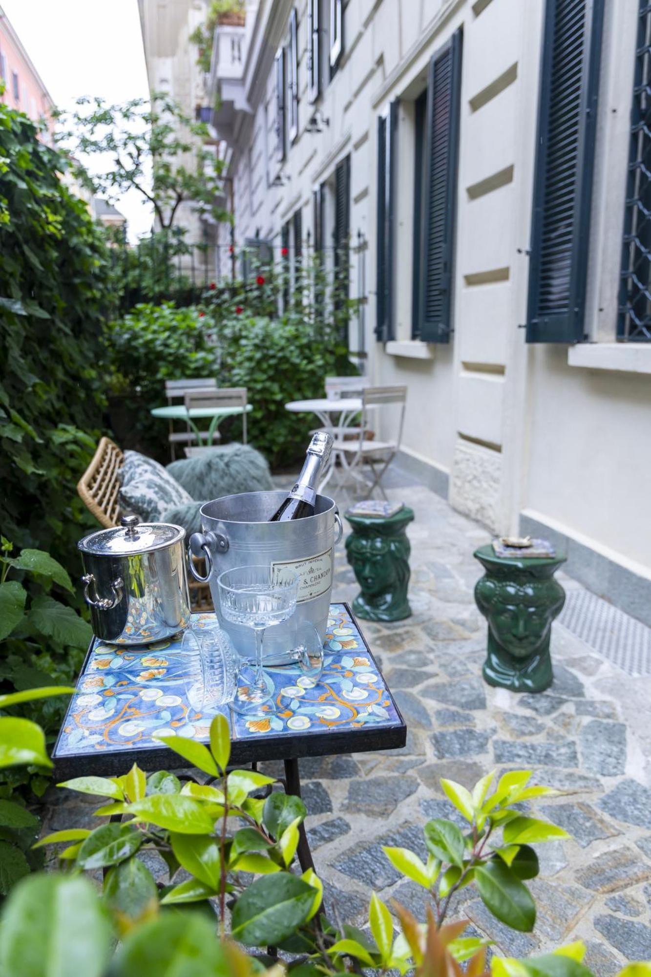 Luxury Bohemian Suite With Private Garden In มิลาน ภายนอก รูปภาพ